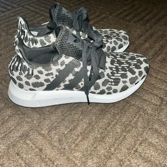 Shoes - Picture 1 of 2